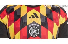 Deutschland Pre-Match Trikot WM 2026: Geometrisches Chevron-Design in Schwarz-Rot-Gold