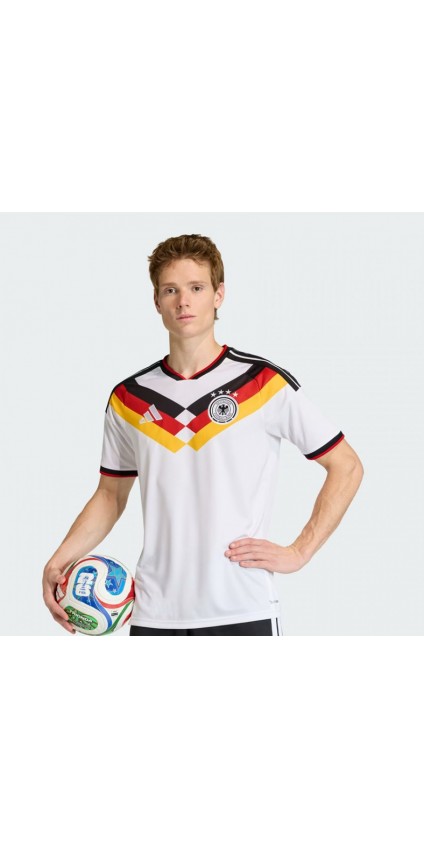 Fußball-Hype 2026: Die neuesten DFB-News & die besten Bundesliga-Trikots für Fans