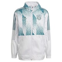 FC Bayern Lifestyle 3-Streifen Windbreaker 2021